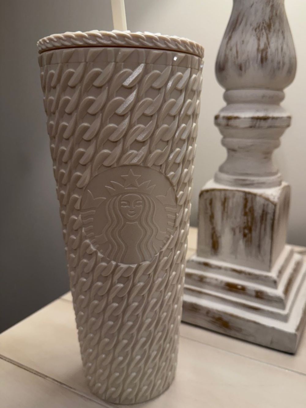 Starbucks 24oz Tumbler Cream with Embossed Chain Pattern